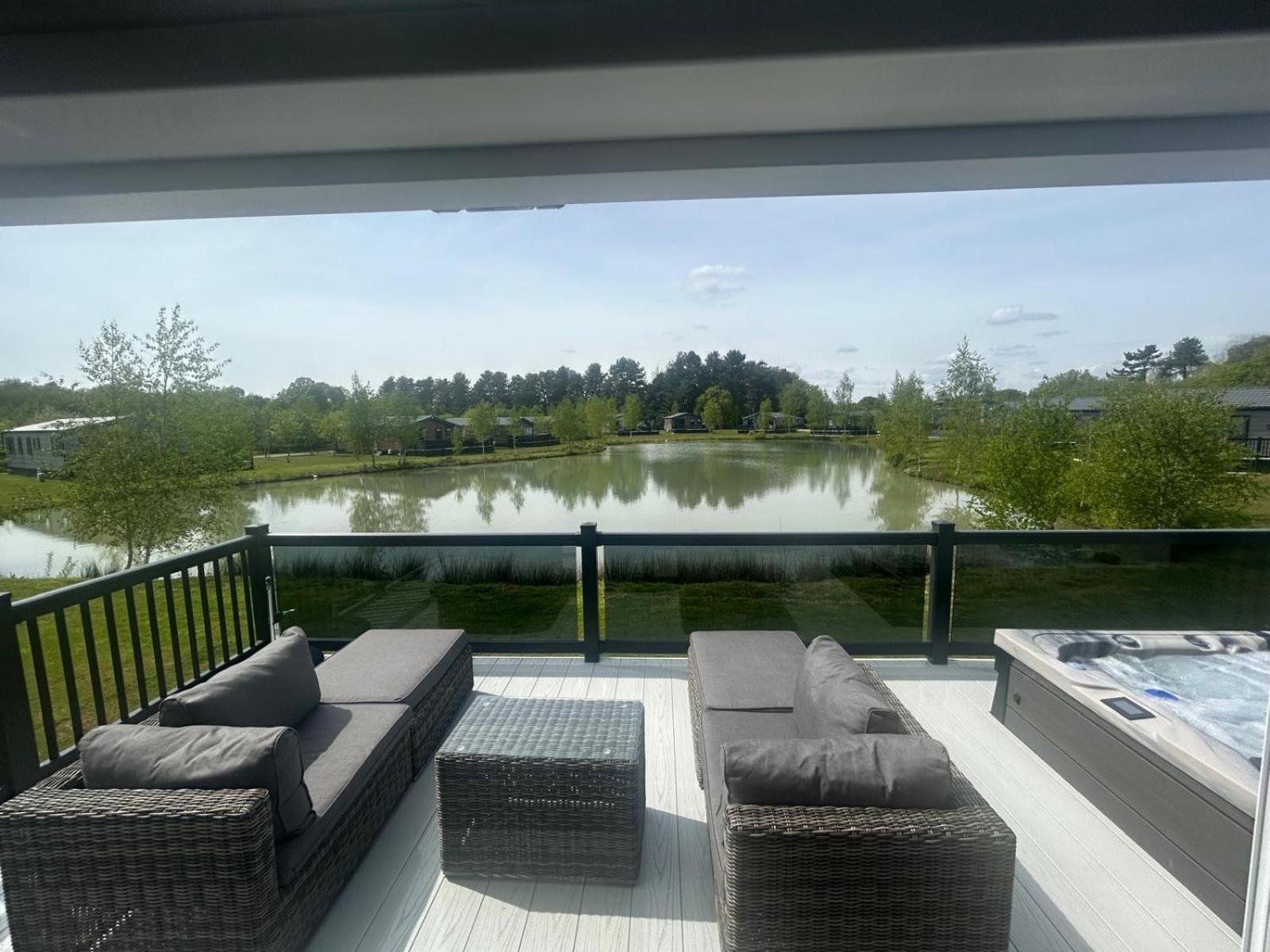 Hotchkin Lodge Woodhall Spa Esterno foto
