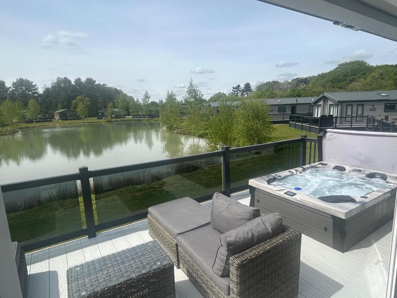Hotchkin Lodge Woodhall Spa Esterno foto
