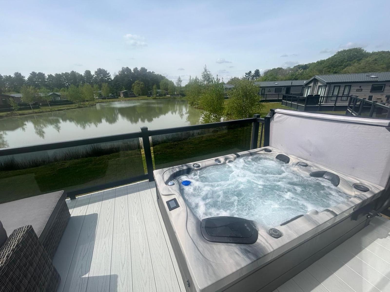 Hotchkin Lodge Woodhall Spa Esterno foto